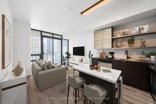 1105 - 33 Lombard Street