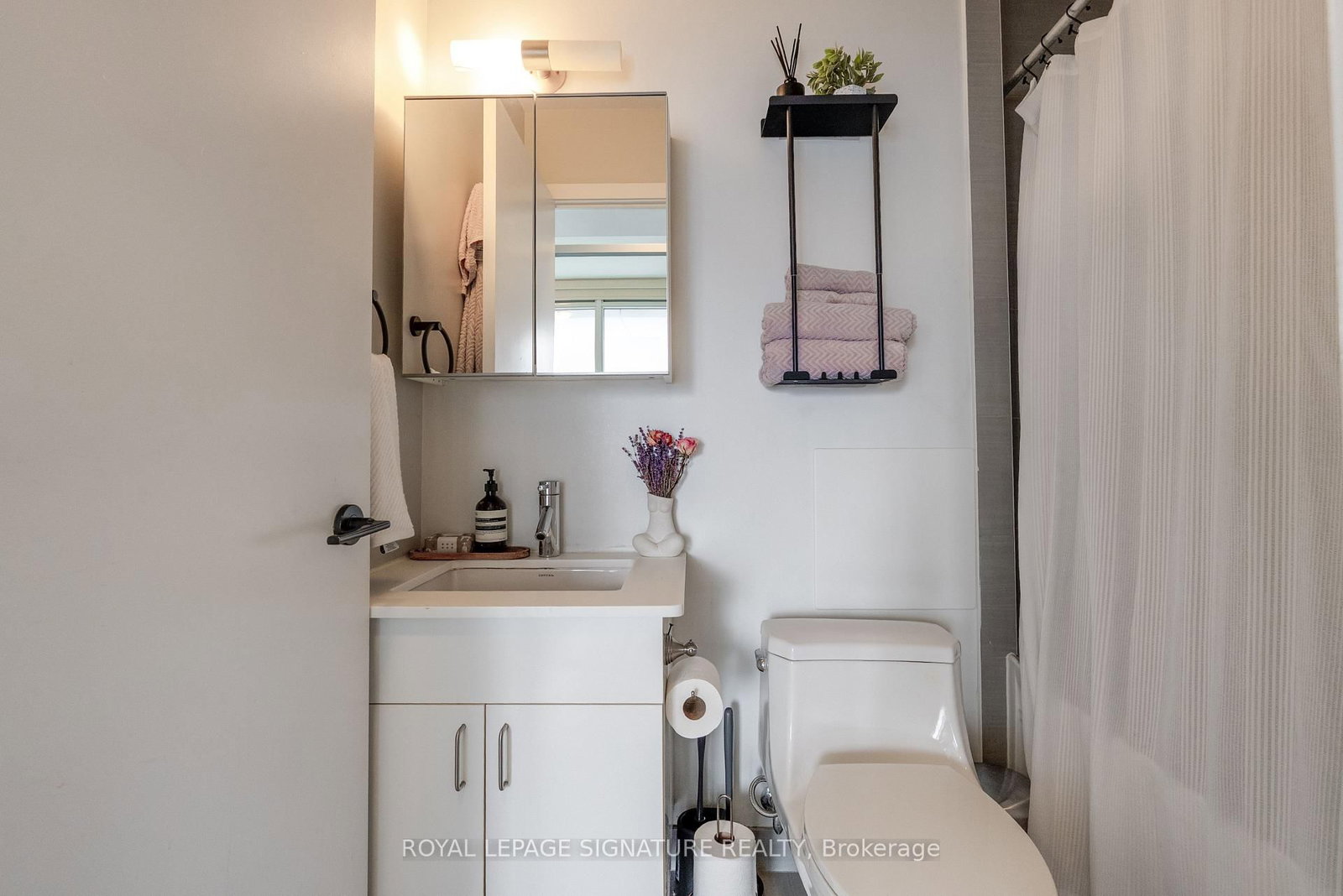 Condo for sale at 2503-426 University Avenue, Toronto, Ontario, M5G 1S9 - University - MLS: C12928816