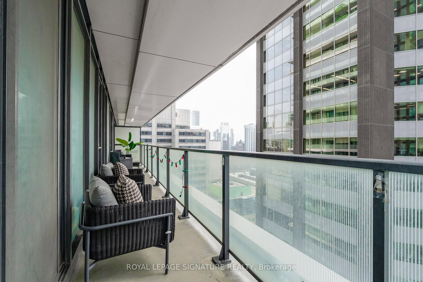 Condo for sale at 2503-426 University Avenue, Toronto, Ontario, M5G 1S9 - University - MLS: C12928816