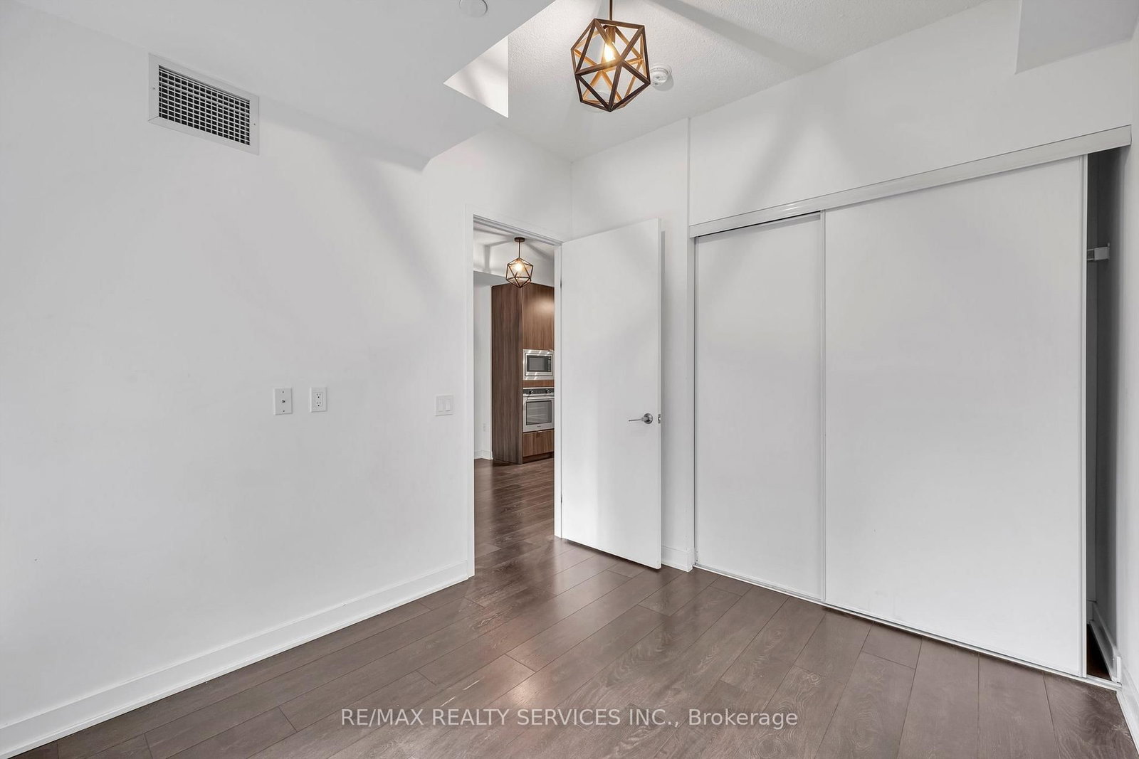 Condo for sale at 915-115 Blue Jays Way, Toronto, Ontario, M5V 0N4 - Waterfront Communities C1 - MLS: C12929442