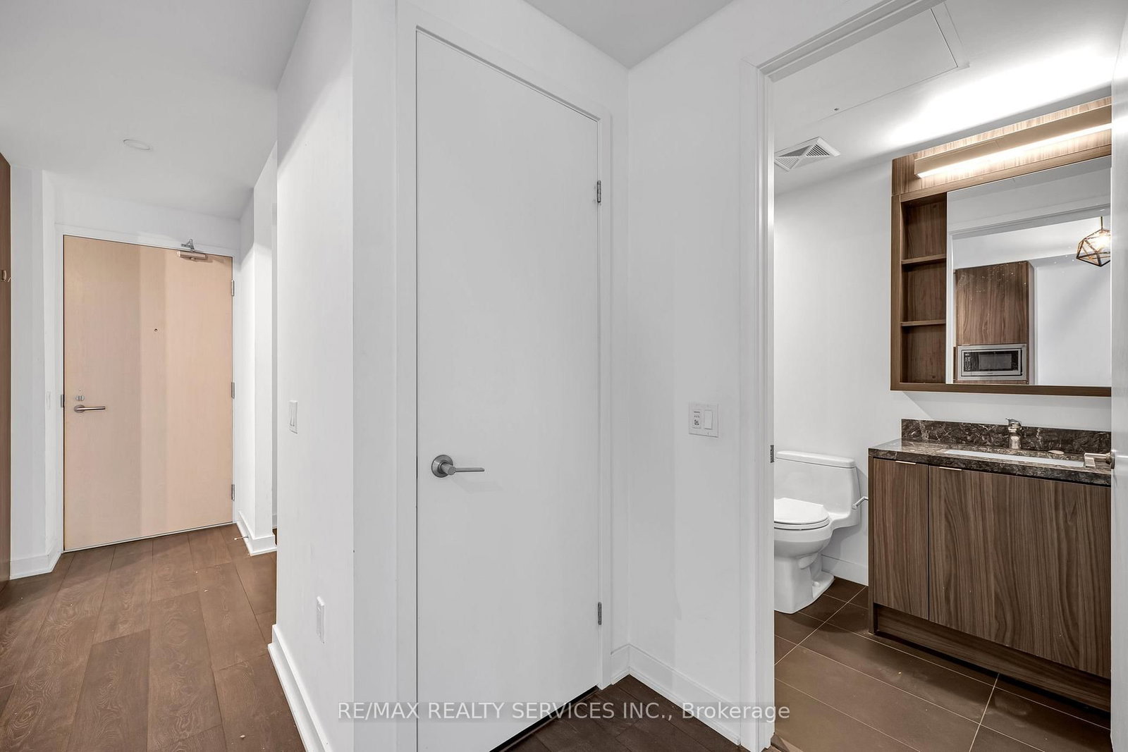 Condo for sale at 915-115 Blue Jays Way, Toronto, Ontario, M5V 0N4 - Waterfront Communities C1 - MLS: C12929442