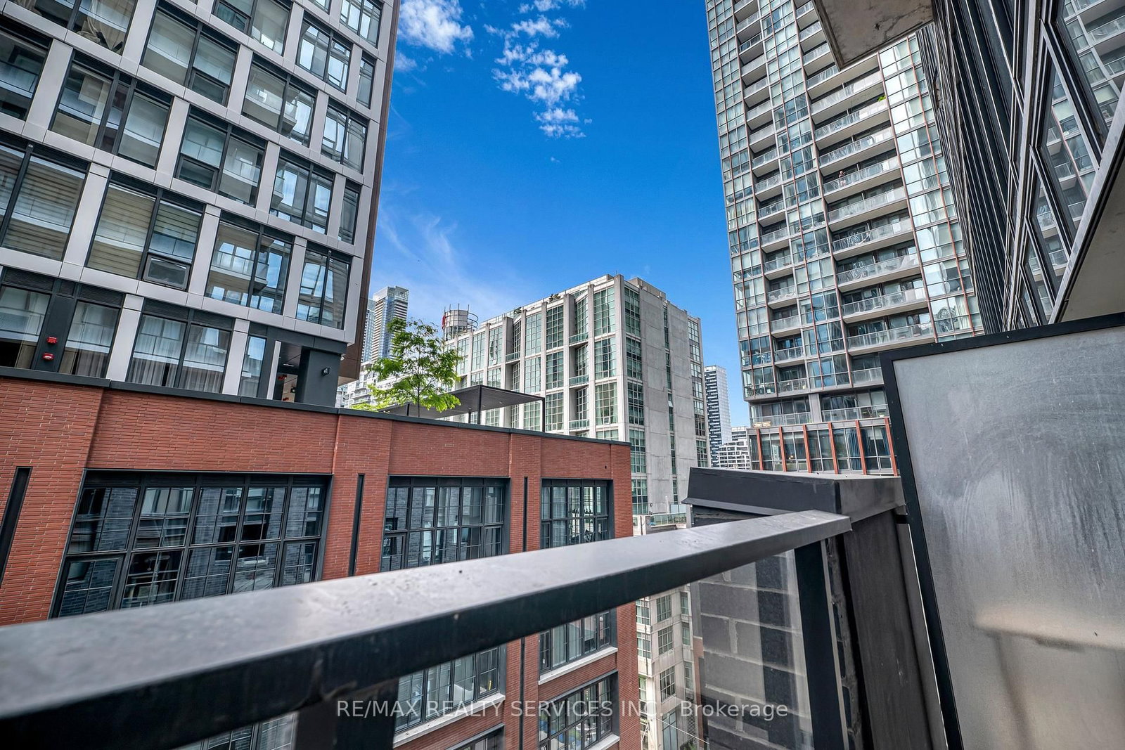 Condo for sale at 915-115 Blue Jays Way, Toronto, Ontario, M5V 0N4 - Waterfront Communities C1 - MLS: C12929442