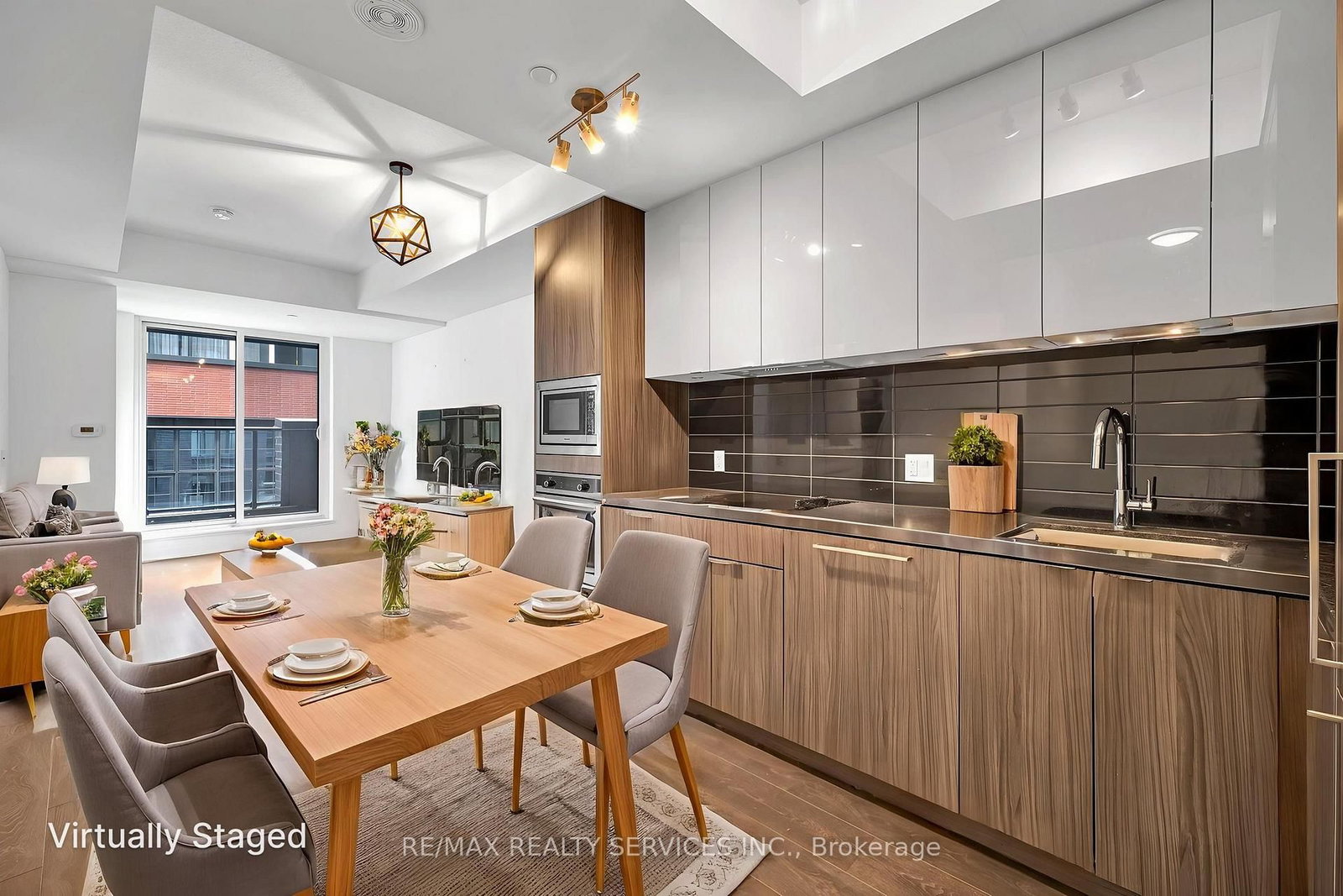 Condo for sale at 915-115 Blue Jays Way, Toronto, Ontario, M5V 0N4 - Waterfront Communities C1 - MLS: C12929442