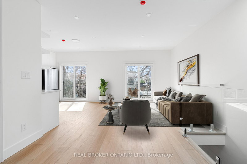 Laneway - Upper - 21 Farnham Ave, Toronto, M4V 1H6 | Image 3