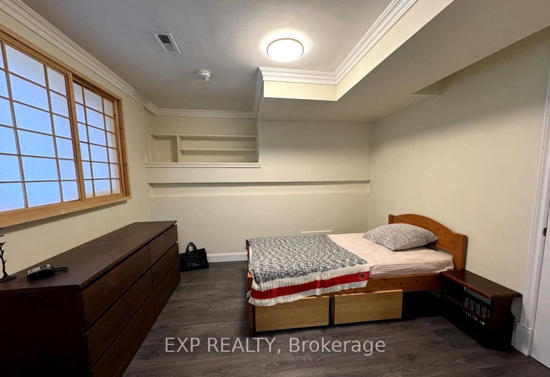 Lower - 18 Greenland Rd, Toronto, M3C 1N1 | Image 2