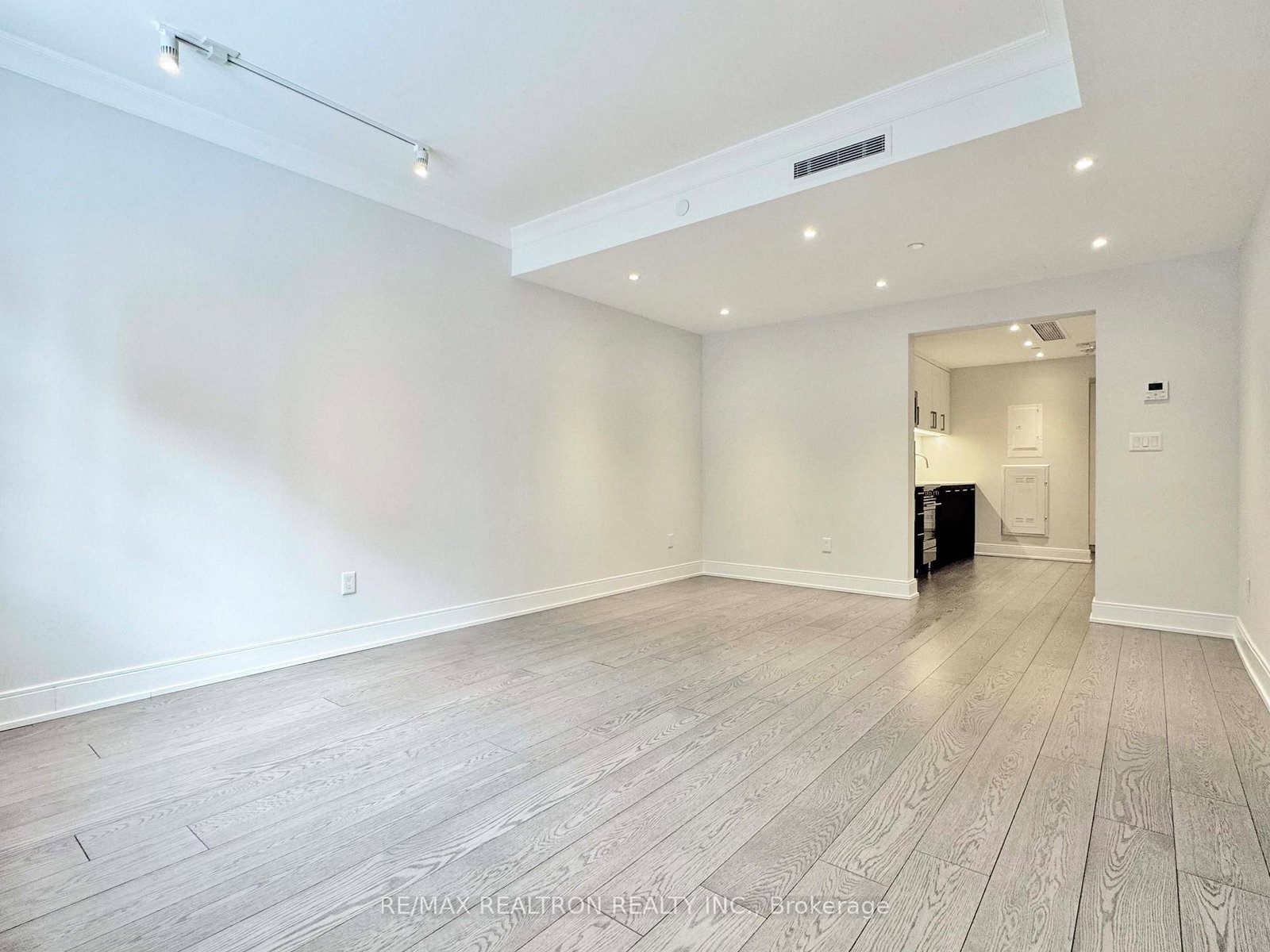 2 Clarendon Avenue, Unit 105 - Photo 4