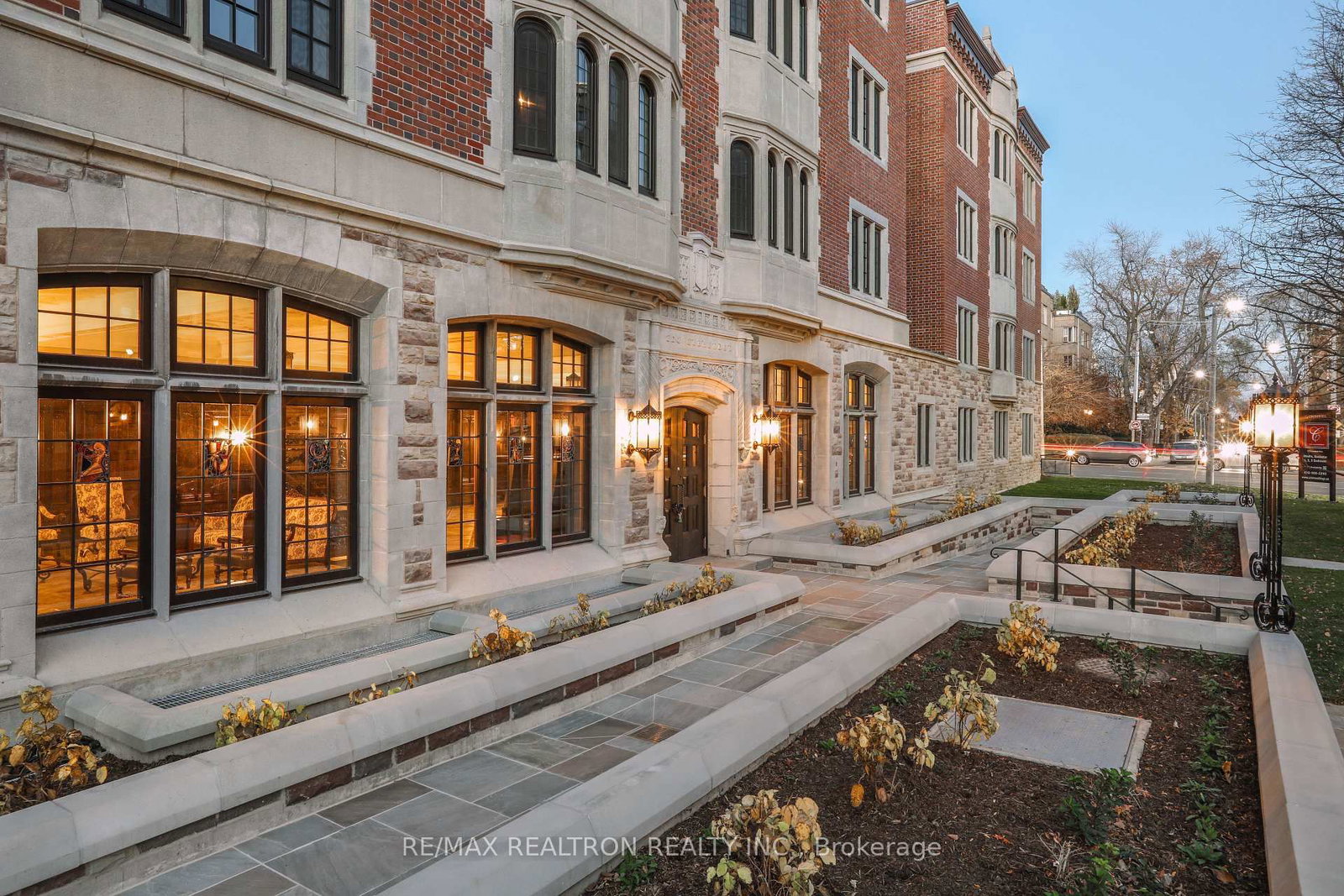 2 Clarendon Avenue, Unit 105 - Photo 9