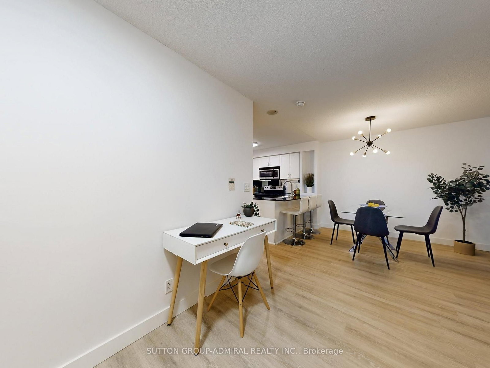 Condo for sale at 1005-212 Eglinton Avenue, Toronto, Ontario, M4P 1K2 - Mount Pleasant East - MLS: C12931064