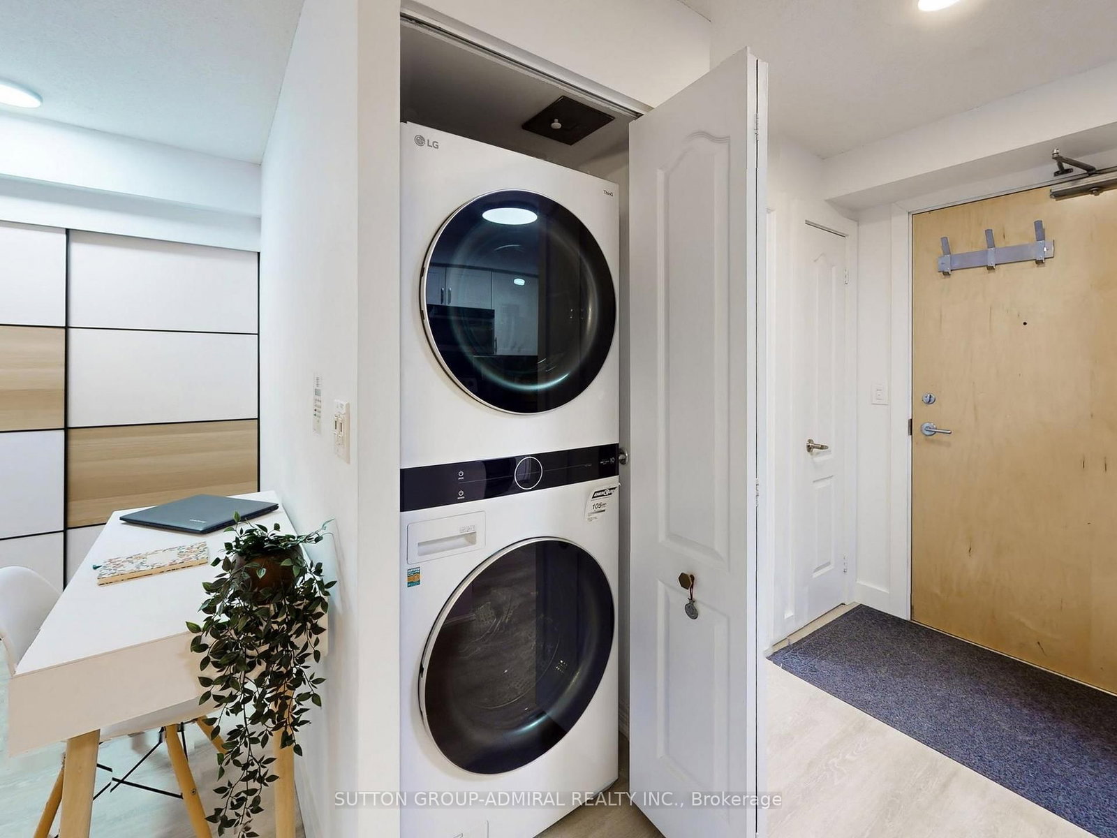 Condo for sale at 1005-212 Eglinton Avenue, Toronto, Ontario, M4P 1K2 - Mount Pleasant East - MLS: C12931064