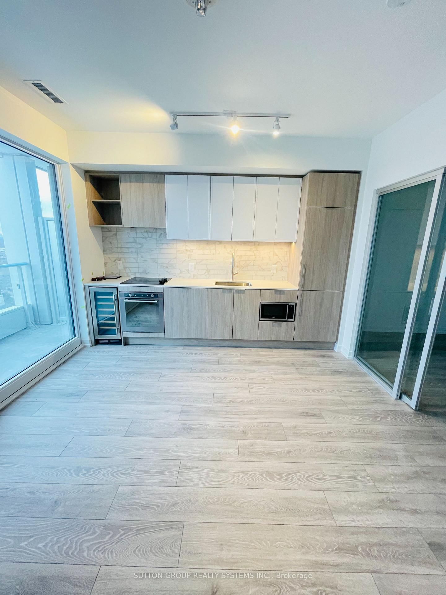 Condo for lease at 1809-2020 Bathurst Street, Toronto, Ontario, M5P 0A6 - Humewood-Cedarvale - MLS: C12931484