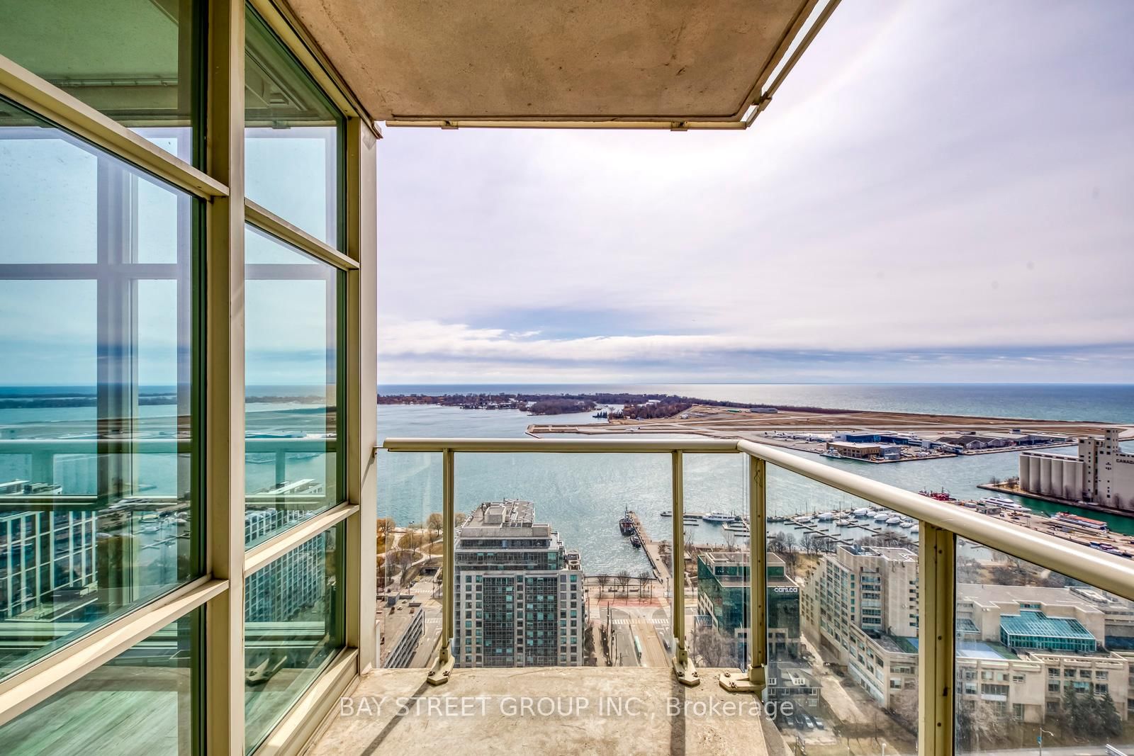 35 Mariner Terrace • #3912 • Toronto, ON photo 24