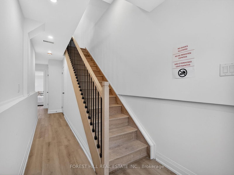 A - 42 Chatfield Dr, Toronto, M3B 1K5 | Image 3