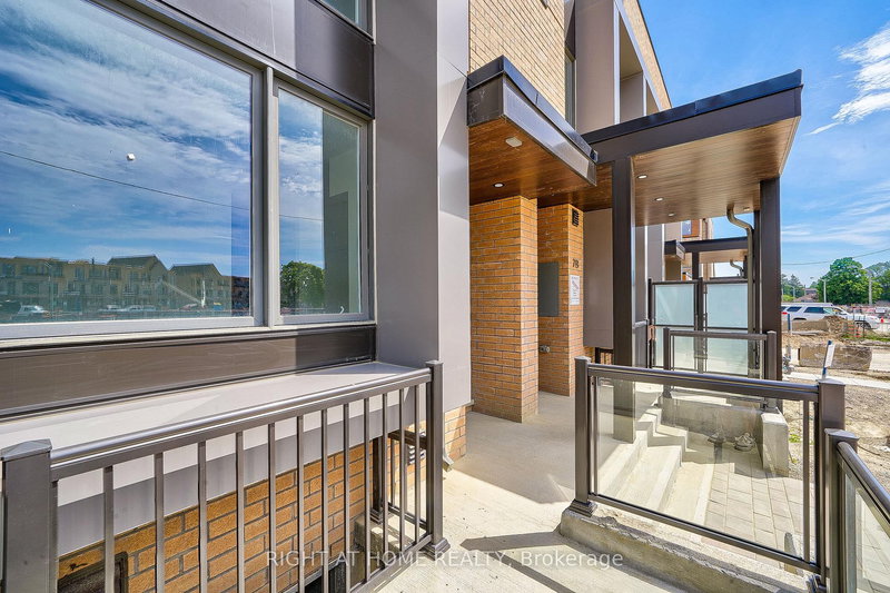 80 Green Gardens Blvd, Toronto, M6A 2M3 | Image 2