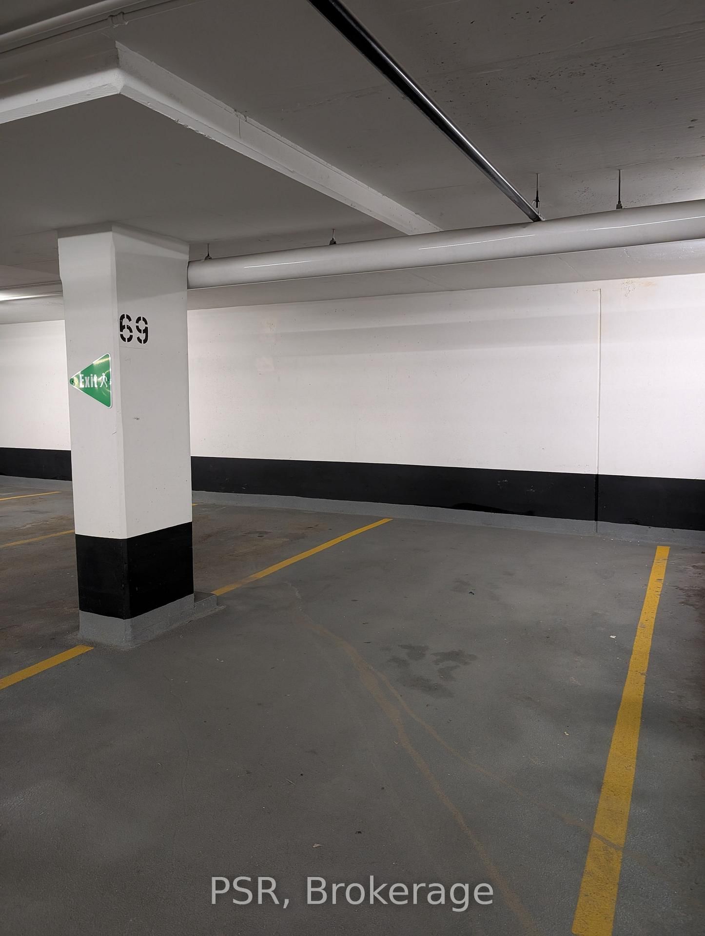 11 Wellesley Street W, Unit P69