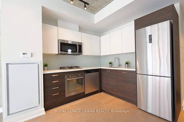 721 - 39 Brant Street