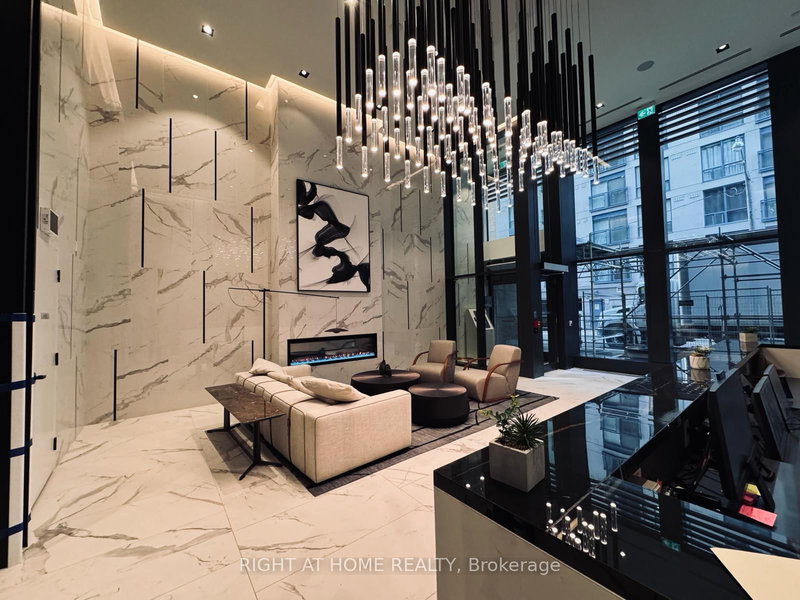 home for lease on 2115-82 Dalhousie Street