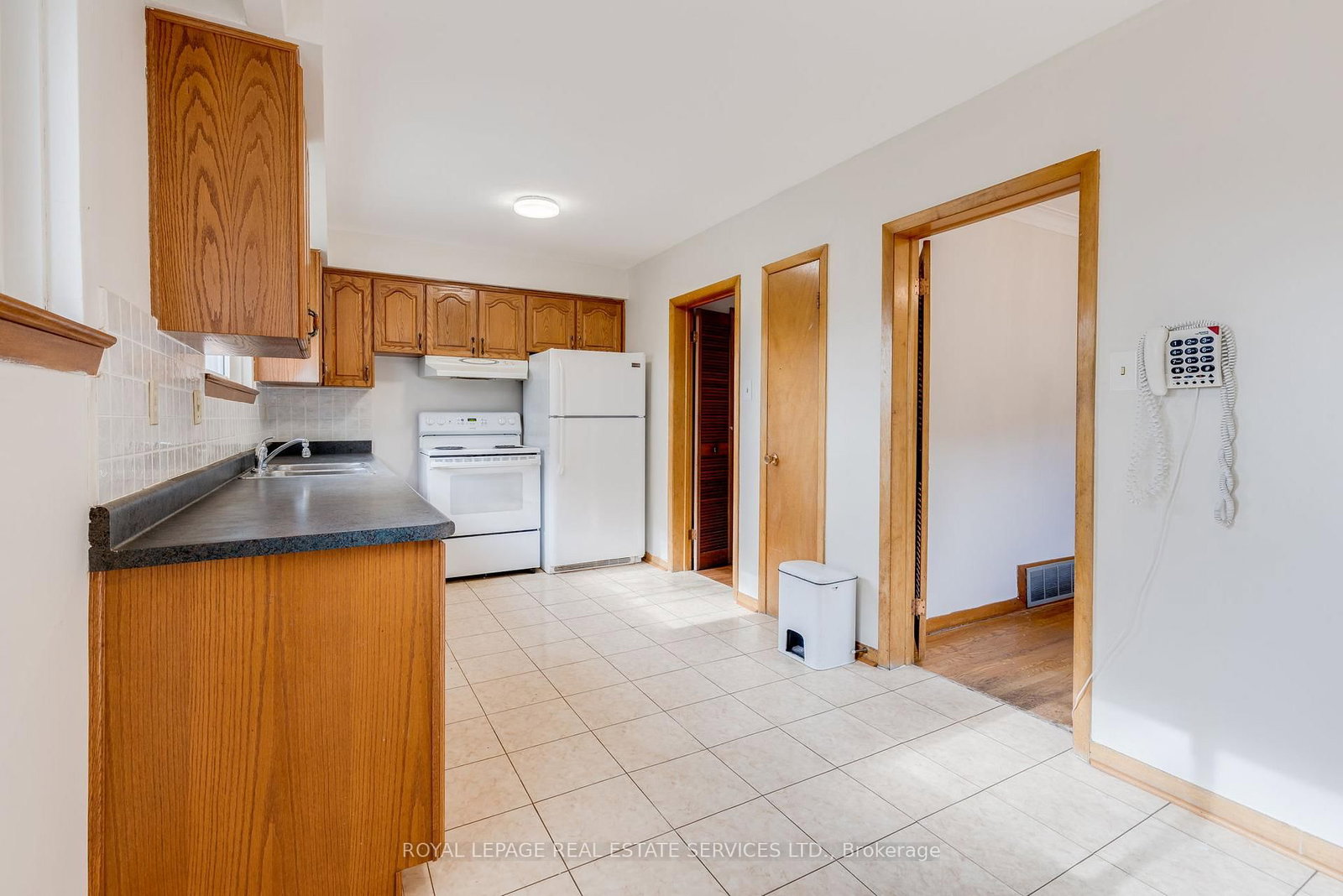 29 Doverwood Court • Toronto, ON photo 12