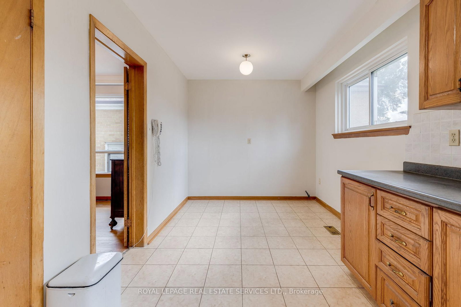 29 Doverwood Court • Toronto, ON photo 13