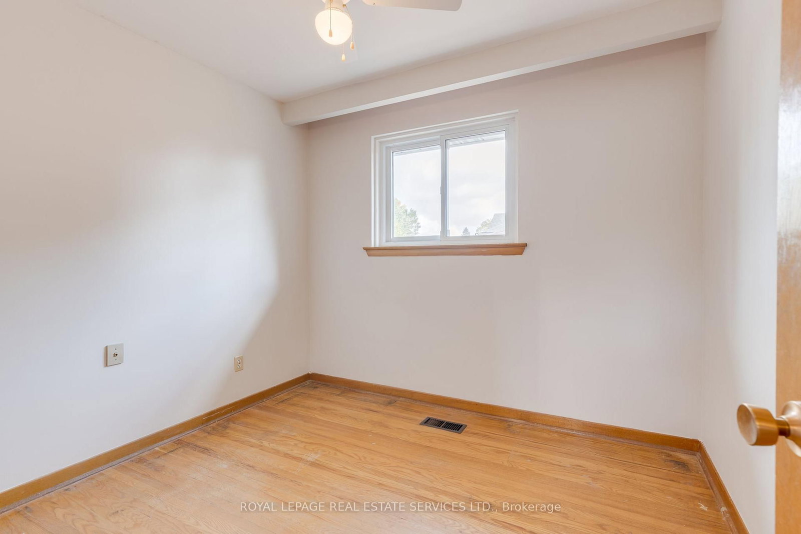 29 Doverwood Court • Toronto, ON photo 19