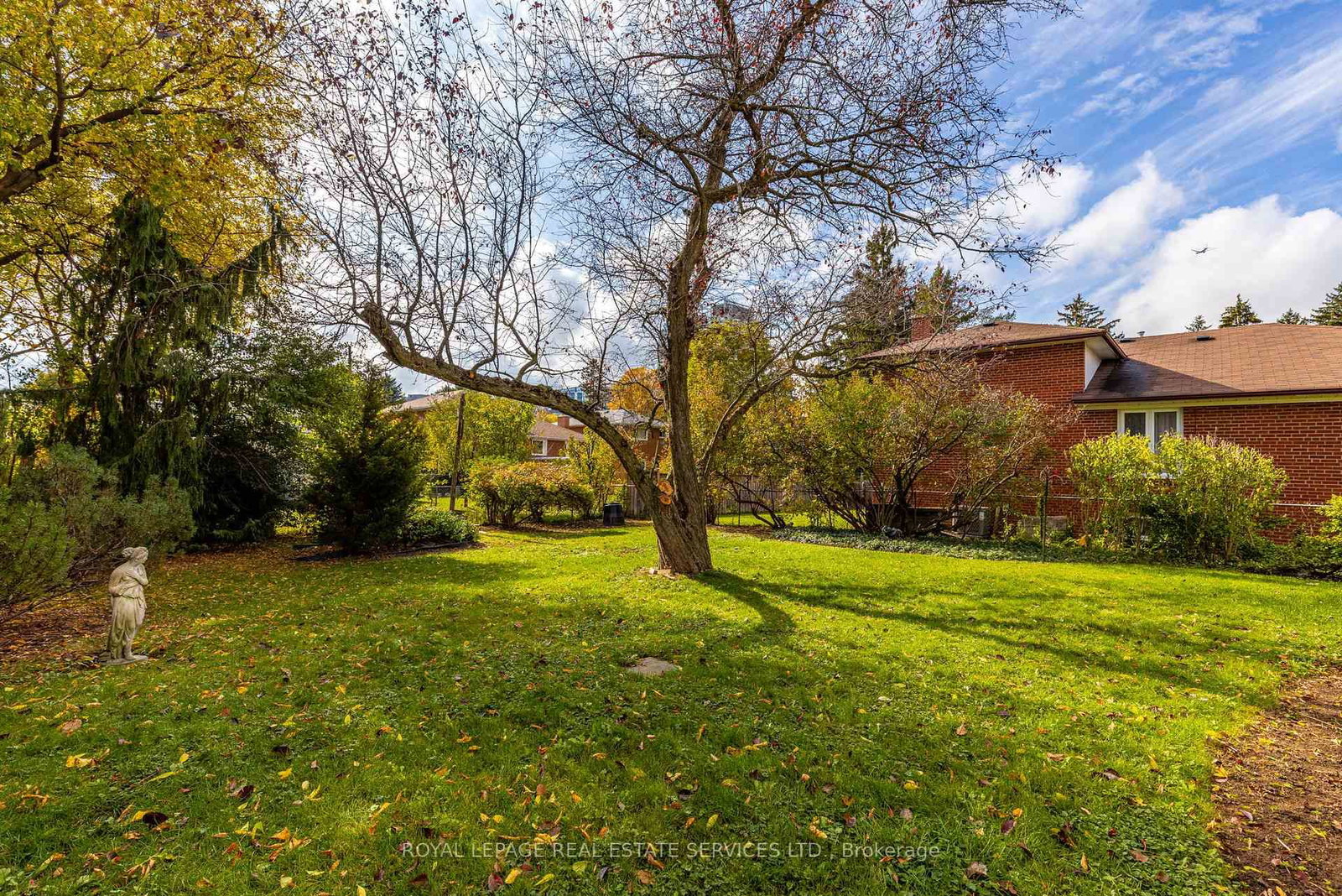29 Doverwood Court • Toronto, ON photo 34