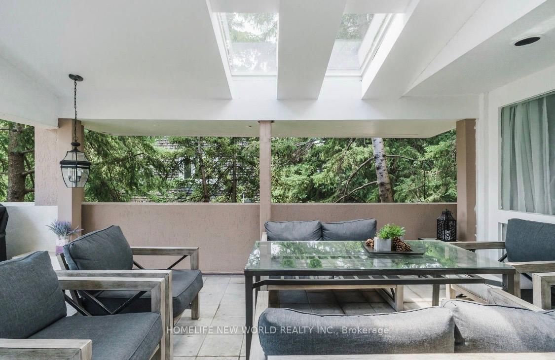 12 Florence Avenue • Toronto, ON photo 9