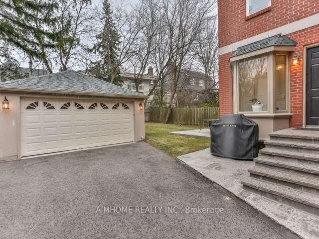 89 Dunloe Rd, Toronto, M5P 2T7 | Image 3