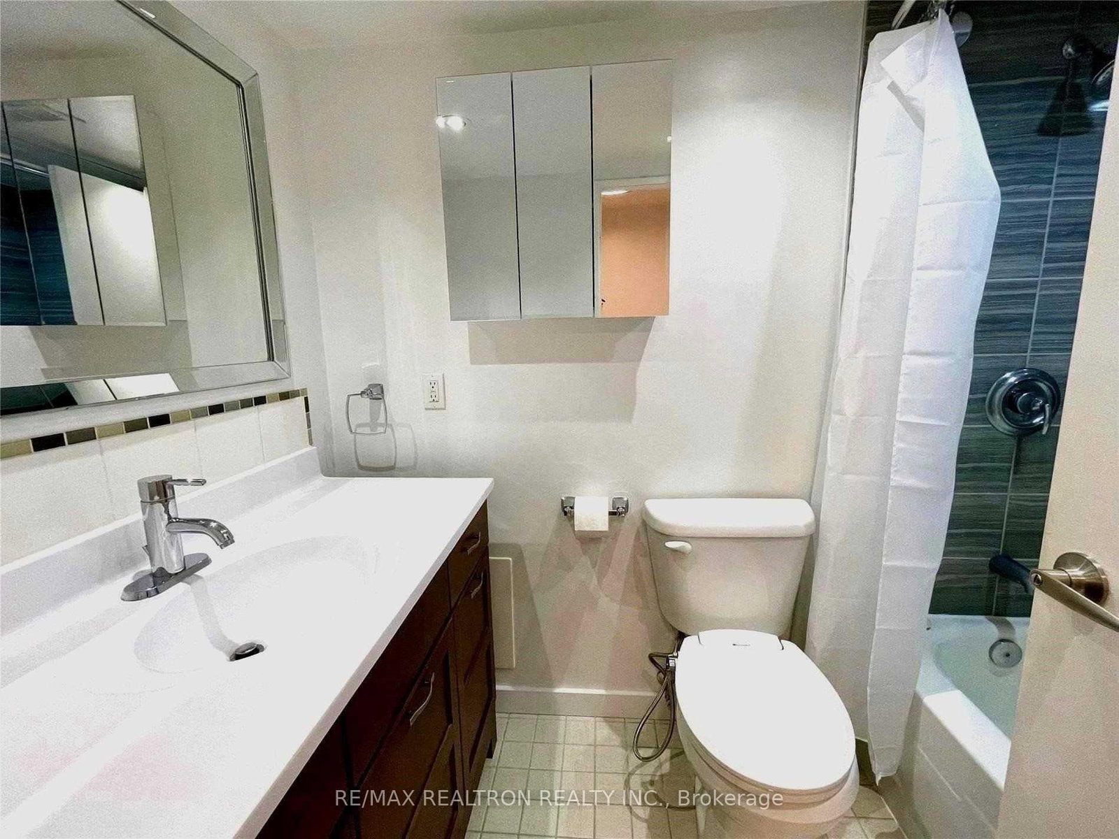 22 Shallmar Boulevard, Unit 206 - Photo 9