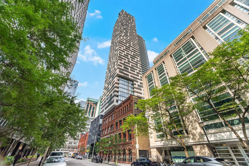 home for lease on LPH 02-20 Lombard Street