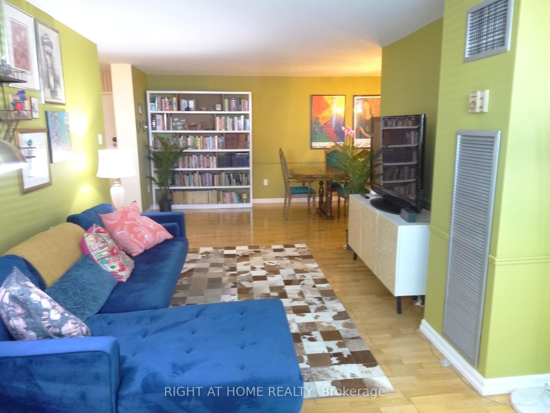 80 Antibes Drive, Unit 704