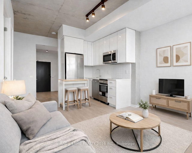 908 - 284 King Street E