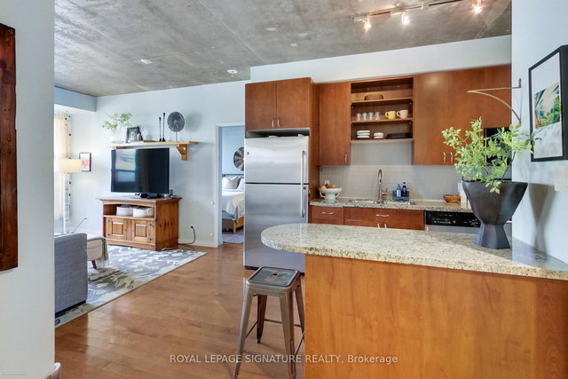 718 - 1005 King Street W