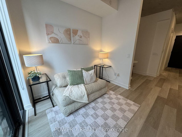 533 - 28 Eastern Avenue