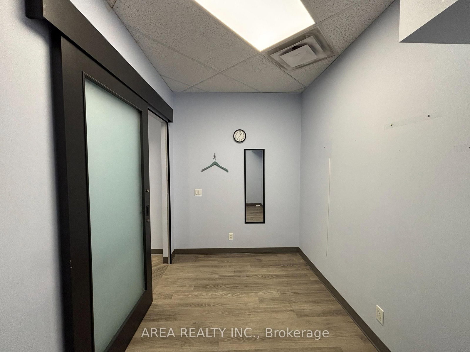 121 King Street W, Unit B132 - Photo 2