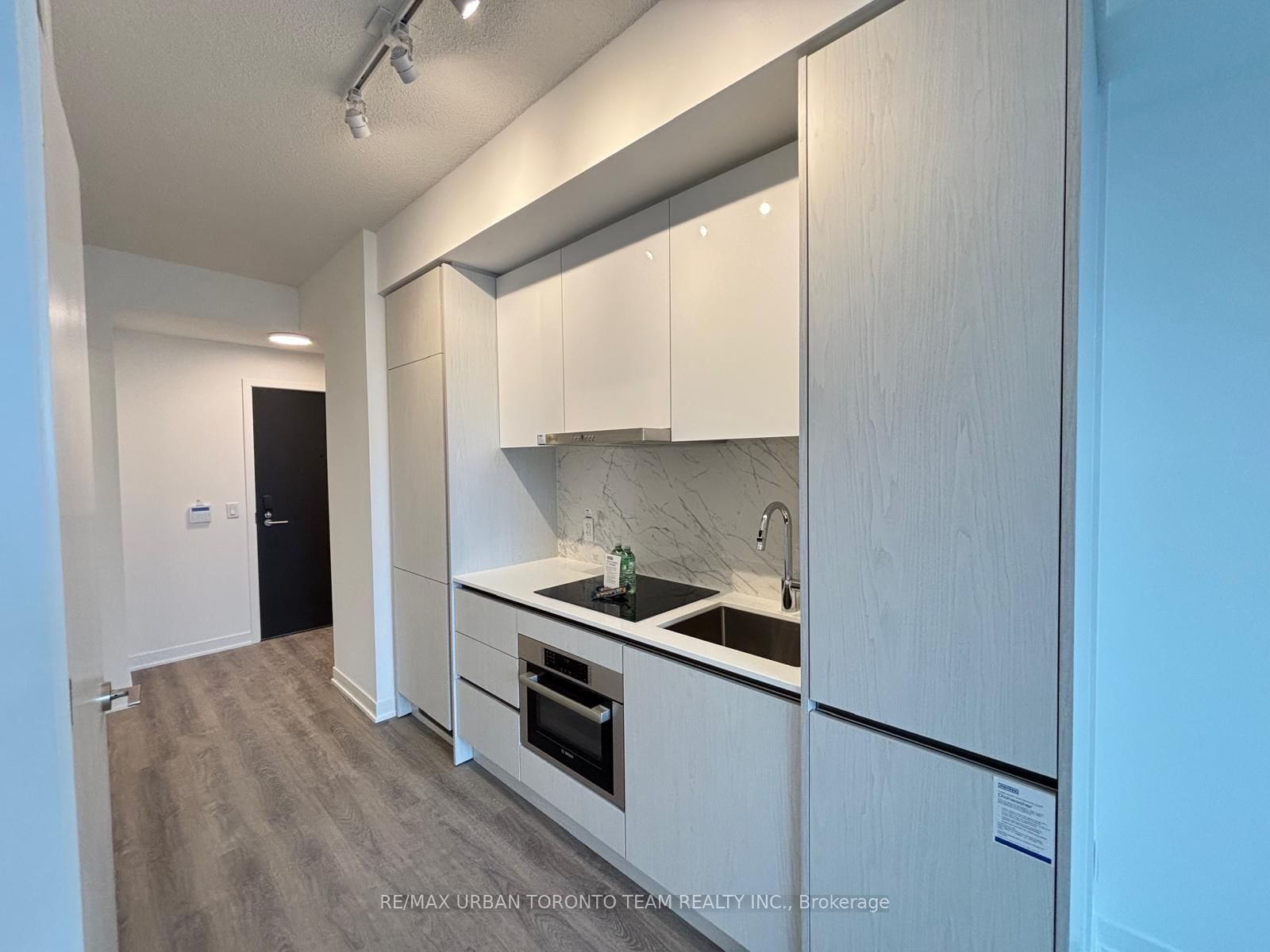 180 Front Street E, Unit 3302 - Photo 2