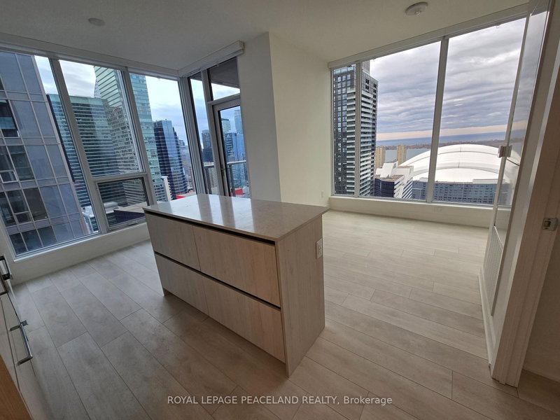 home for lease on 3016-35 Mercer Street