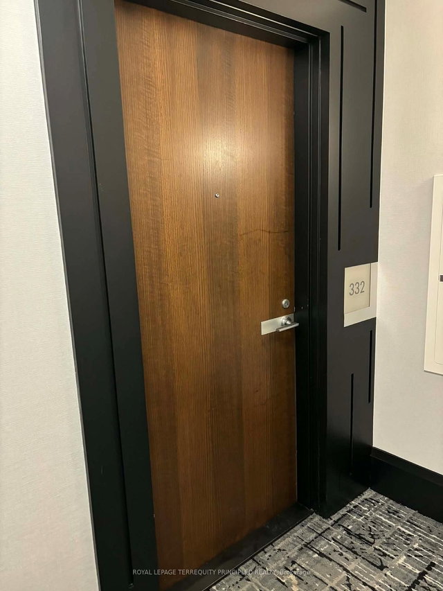 332 - 111 Elizabeth Street