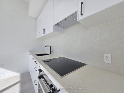 2705-1 Quarrington Lane, Toronto, Ontario image-0-3