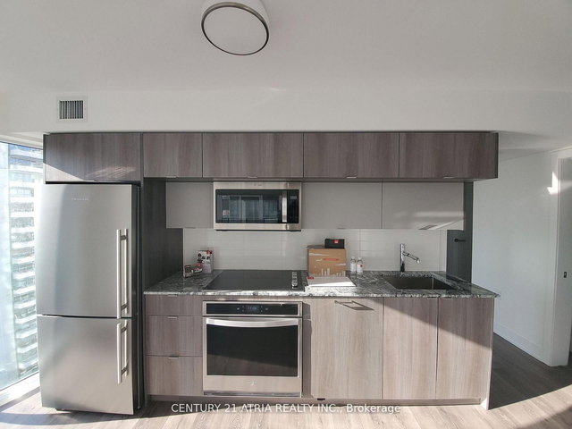 1407 - 575 Bloor Street E