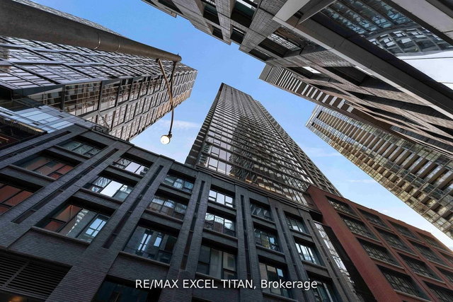 4803 - 55 Mercer Street