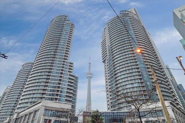 1804 - 218 Queens Quay W