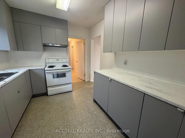 Upper - 99 Kenwood Avenue