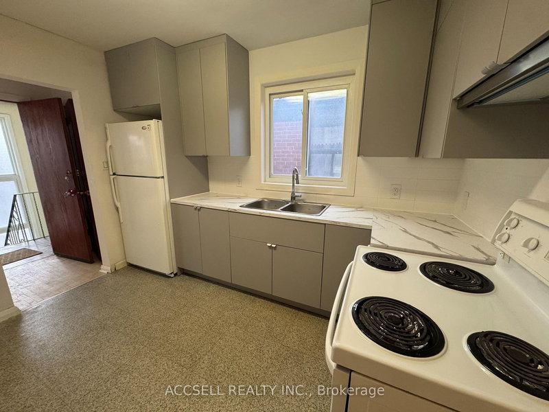 Upper - 99 Kenwood Ave, Toronto, M6C 2S1 | Image 2