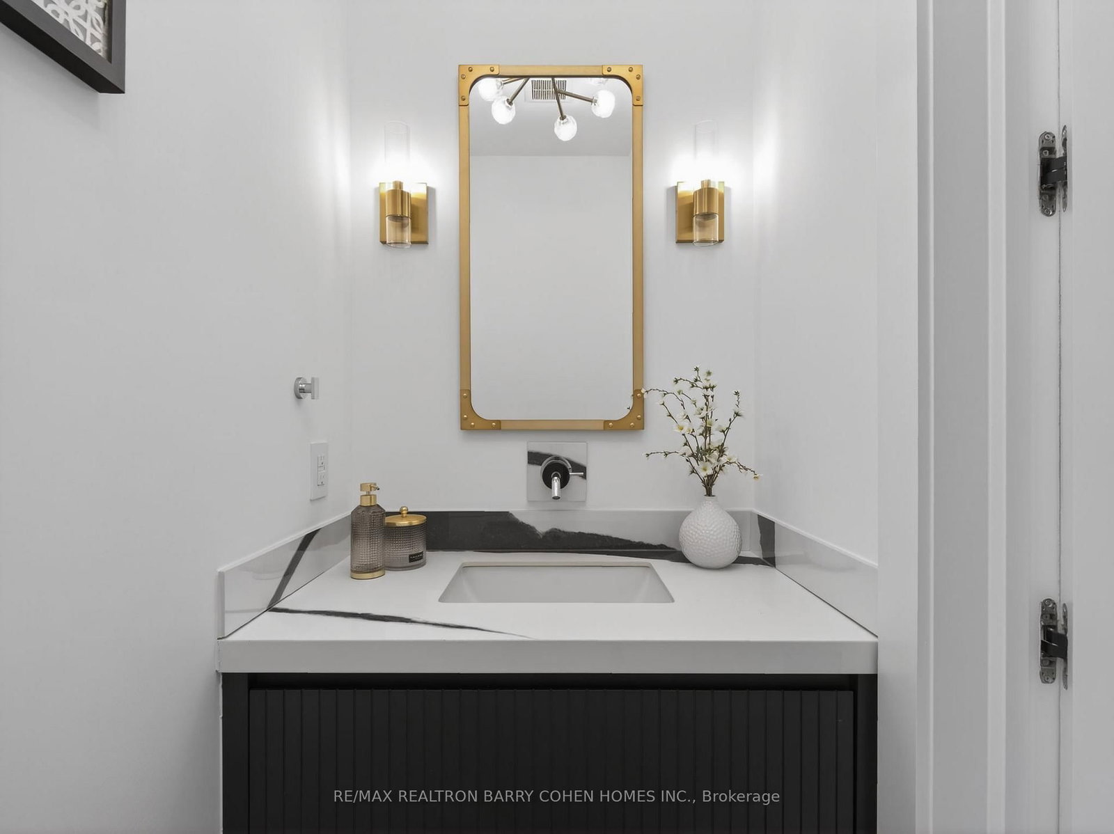 Detached House for sale at 62 Maple Avenue, Toronto, Ontario, M4W 2T7 - Rosedale-Moore Park - MLS: C12936978