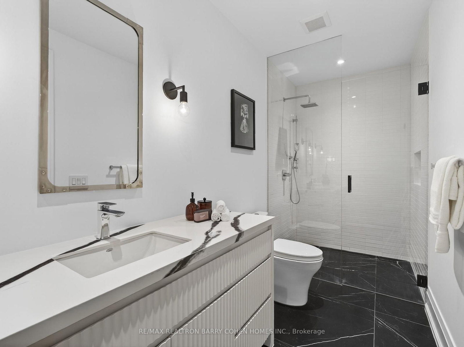 Detached House for sale at 62 Maple Avenue, Toronto, Ontario, M4W 2T7 - Rosedale-Moore Park - MLS: C12936978