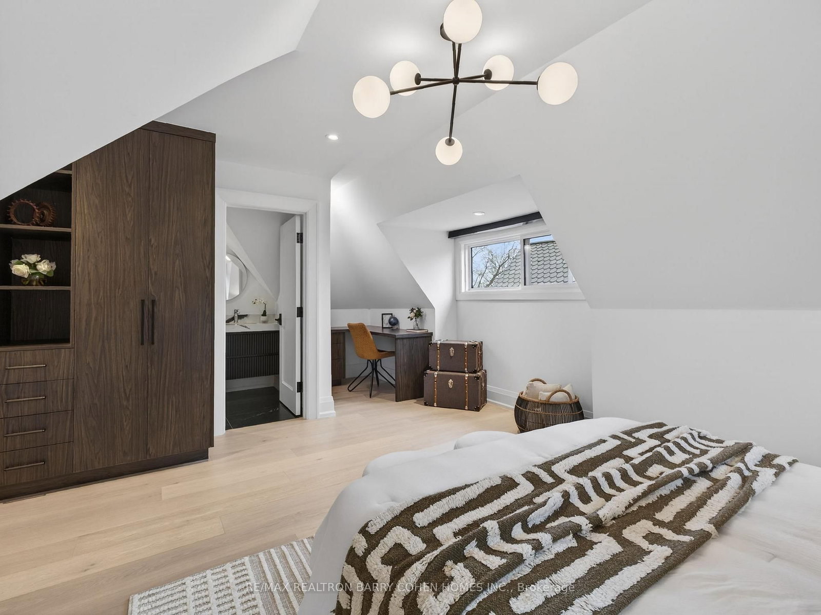 Detached House for sale at 62 Maple Avenue, Toronto, Ontario, M4W 2T7 - Rosedale-Moore Park - MLS: C12936978