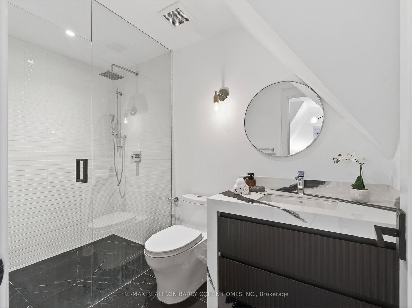 Detached House for sale at 62 Maple Avenue, Toronto, Ontario, M4W 2T7 - Rosedale-Moore Park - MLS: C12936978