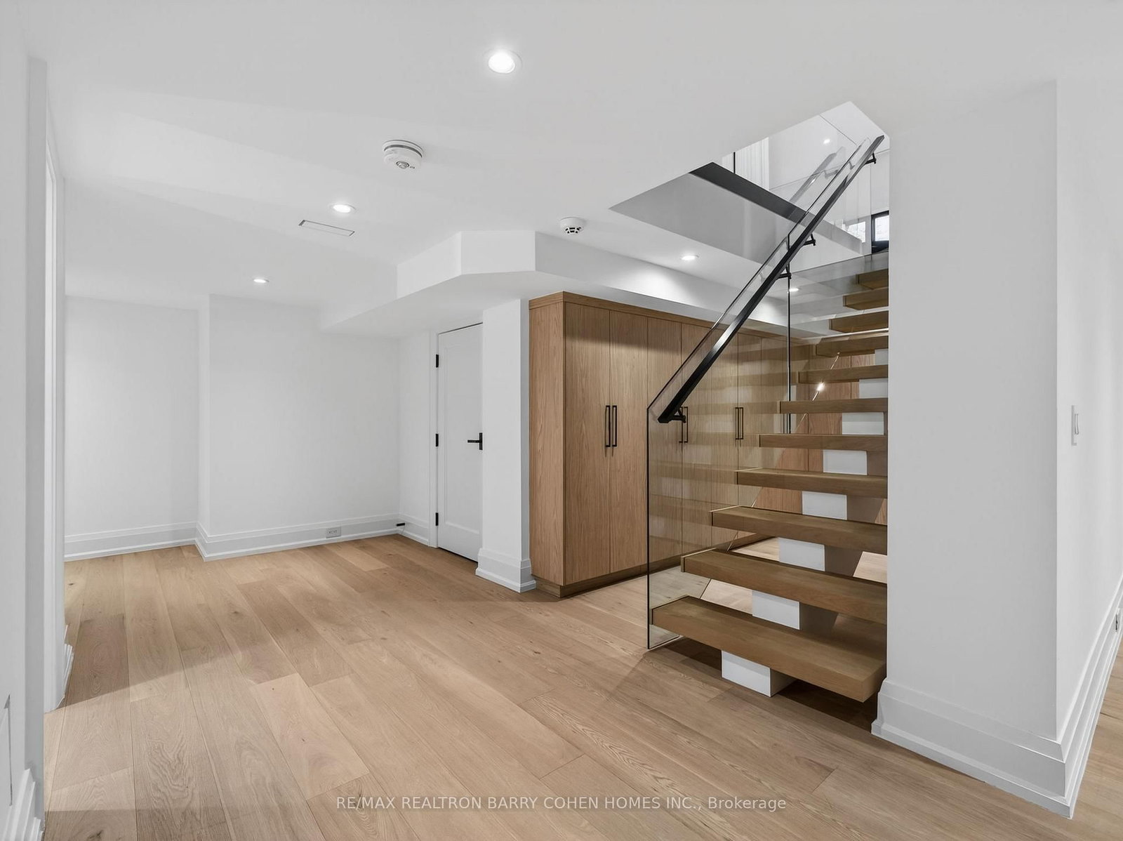 Detached House for sale at 62 Maple Avenue, Toronto, Ontario, M4W 2T7 - Rosedale-Moore Park - MLS: C12936978