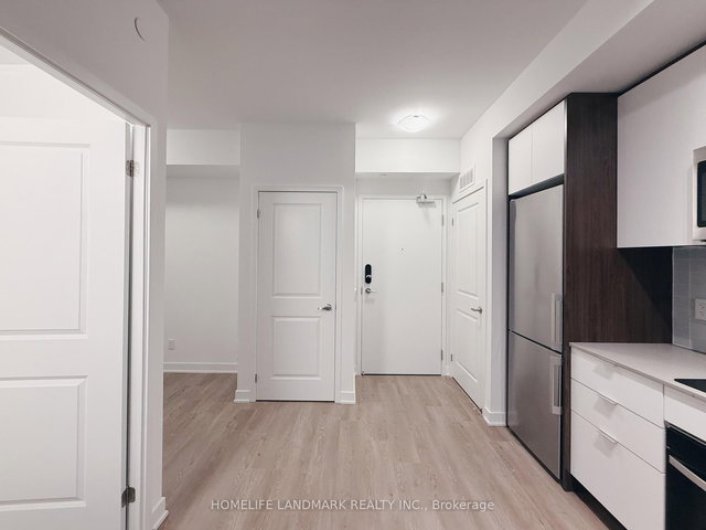 1125 - 543 Richmond Street W