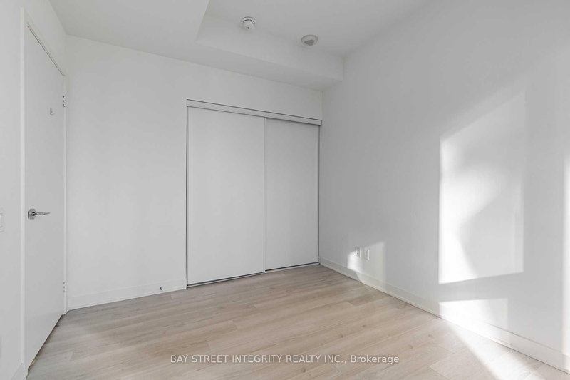 home for lease on 2107-80 Queens Wharf Road