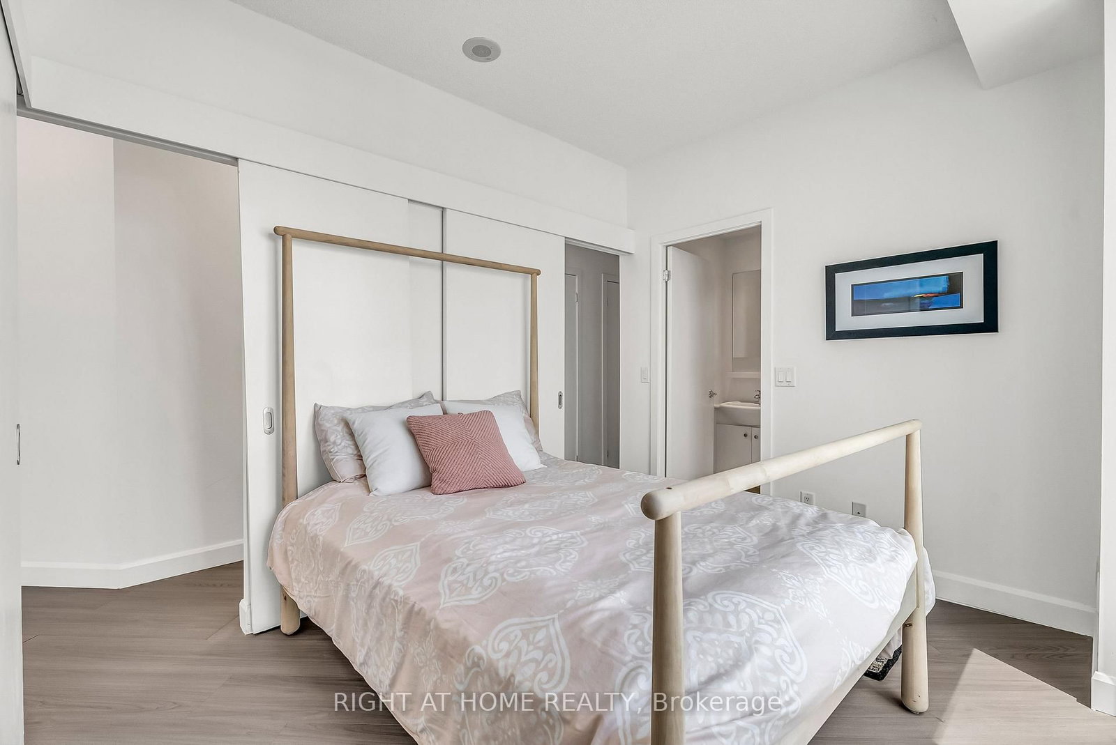 Condo for sale at 3202-8 York Street, Toronto, Ontario, M5J 2Y2 - Waterfront Communities C1 - MLS: C12937694